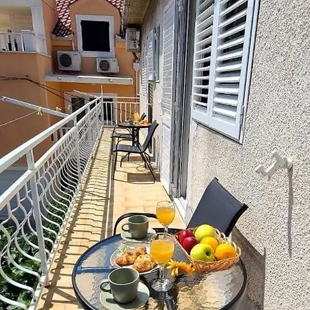 Apt Grlica * Trogir